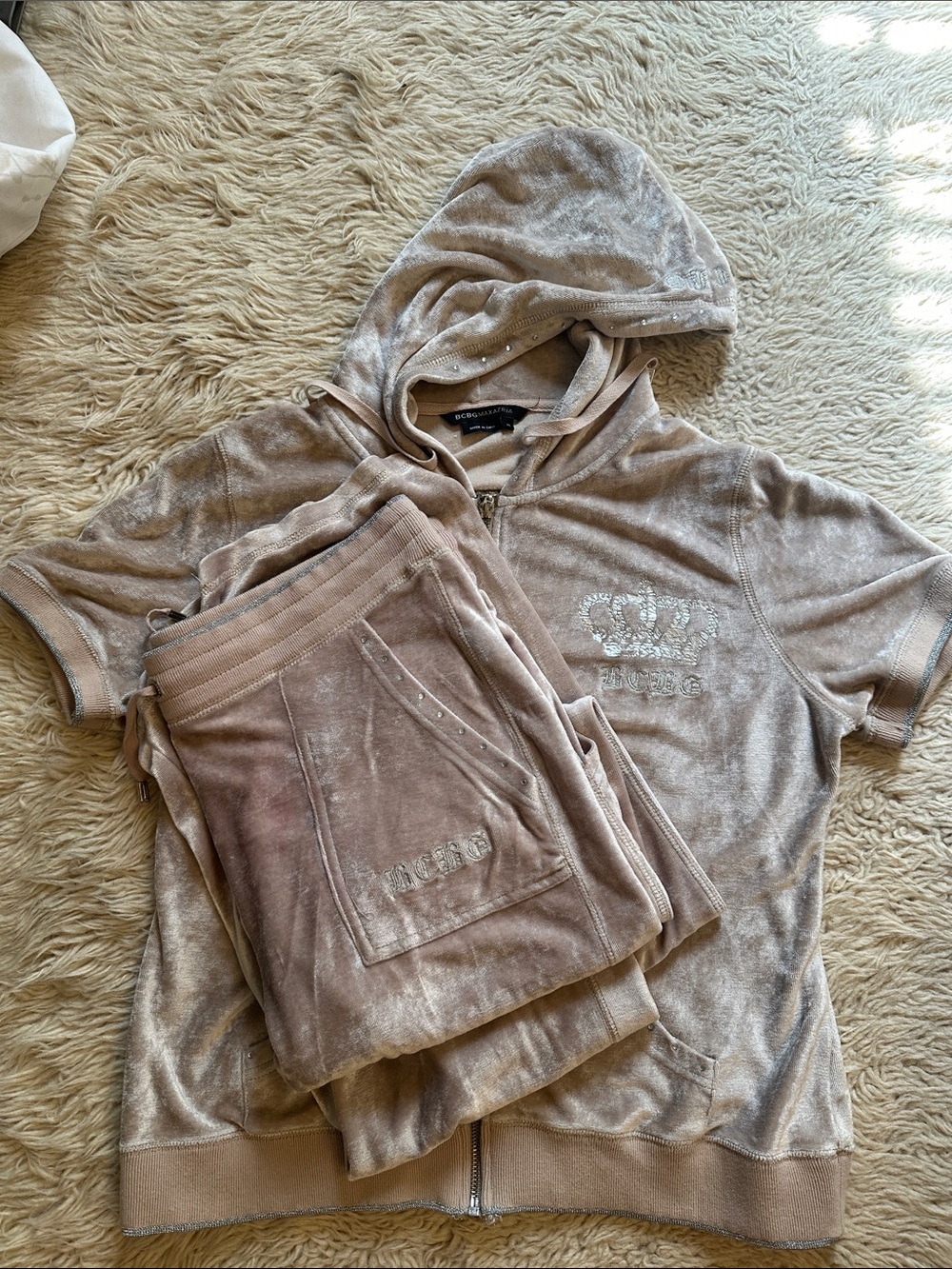 BCBGMaxAzria Taupe Velour Short-Sleeve Hoodie & Joggers Set